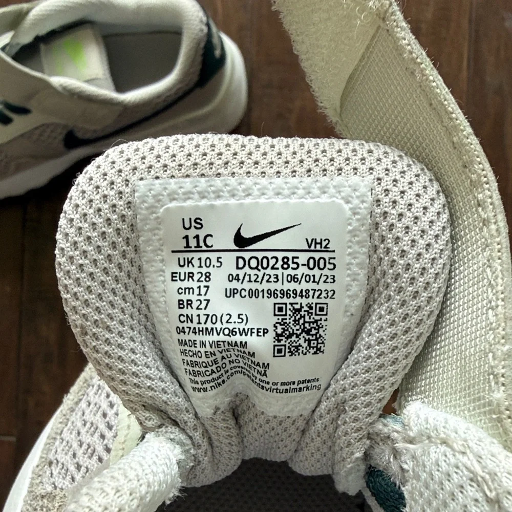 Nike Kids Sneakers Size 11C - Picture 9 of 9